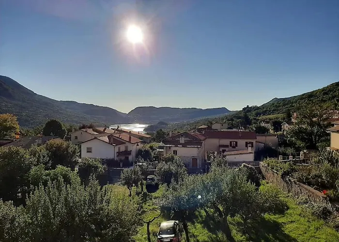 Casa Con Vista Lago, *